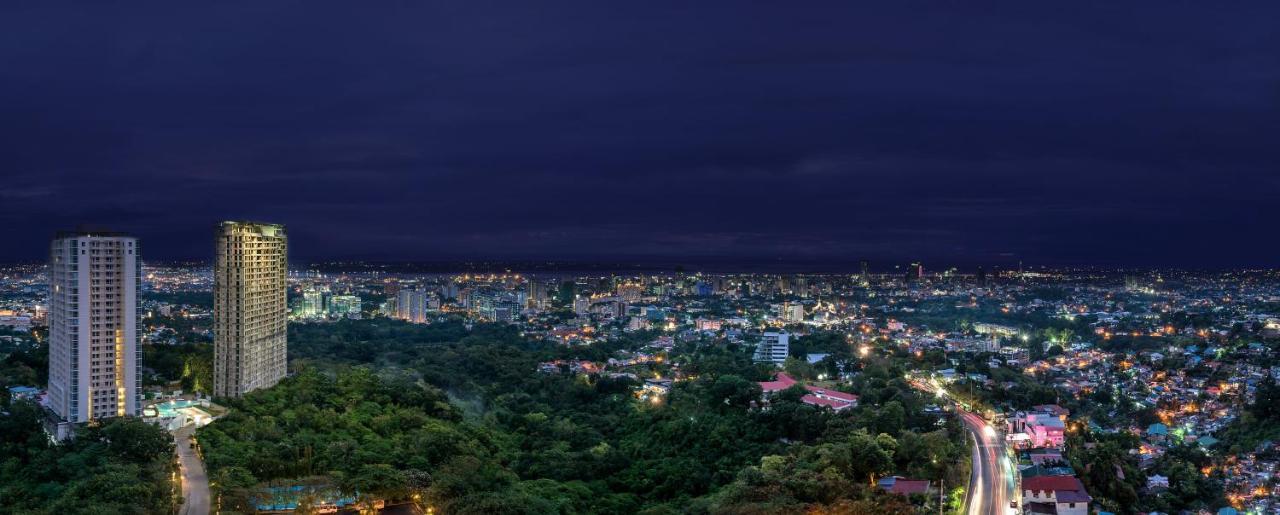 מלון Marco Polo Plaza סבו מראה חיצוני תמונה View of the city at night